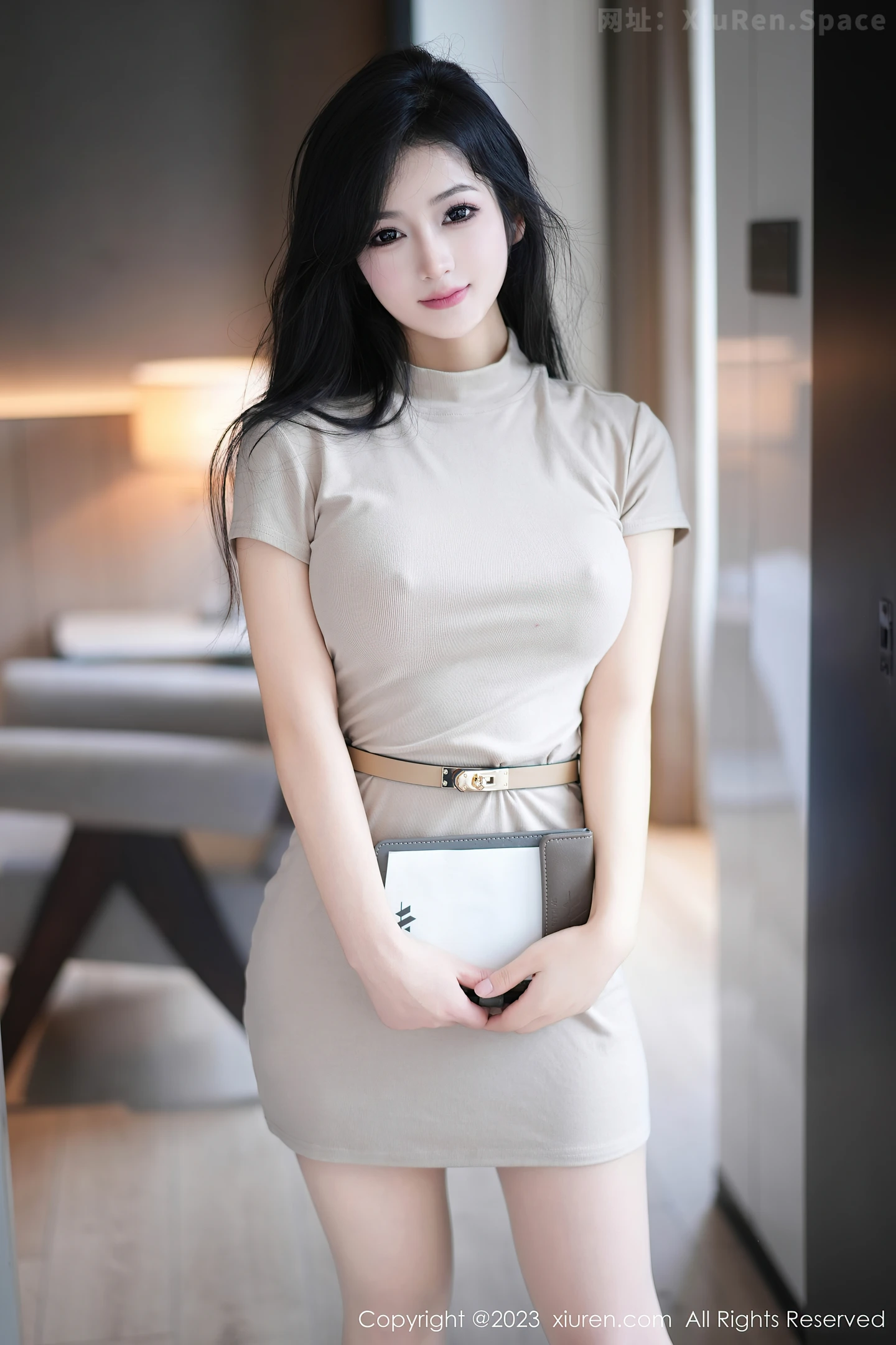 图片[5]-[XiuRen秀人网]VOL.7572 模特谭小灵性感杏色连衣短裙配超薄无内肉丝秀惹火身材诱惑写真81P-秀人网官方网站